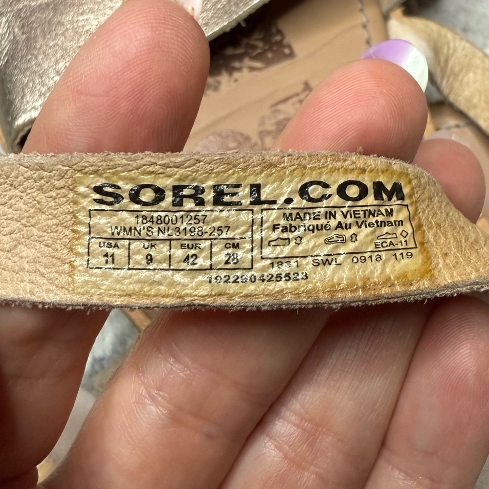 SOREL Ella Criss Cross Metallic Leather Summer Beachy Strappy Gorpcore Sandals - Picture 5 of 7